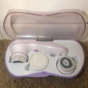 Vanity Planet Cleansing Brush